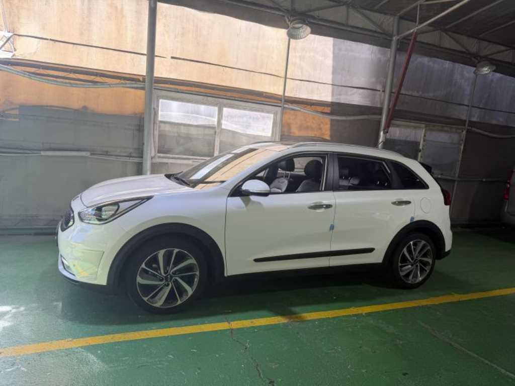 Kia Niro — photo 02