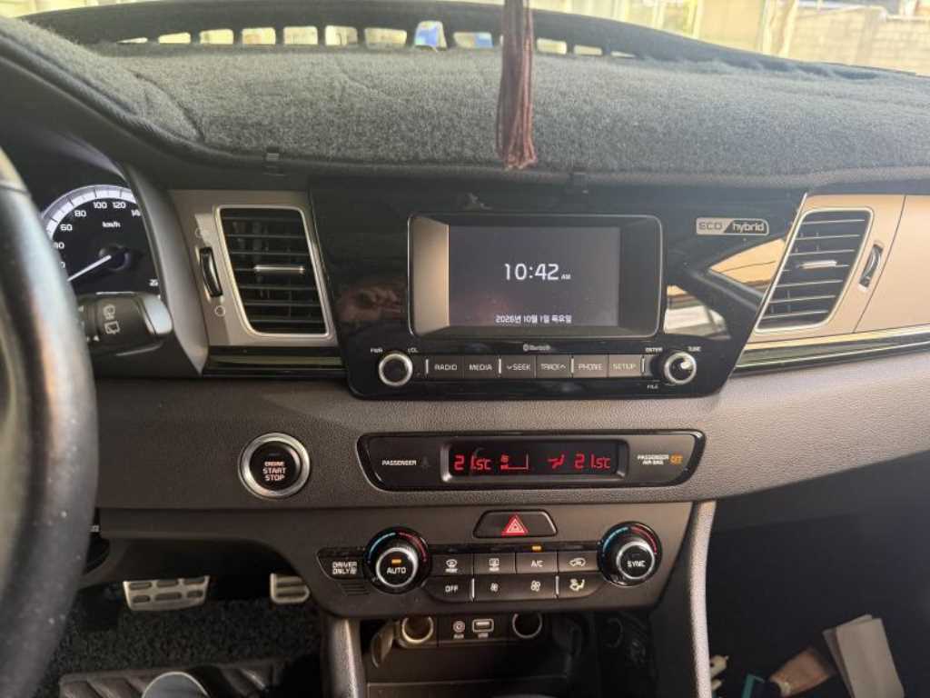 Kia Niro — photo 12