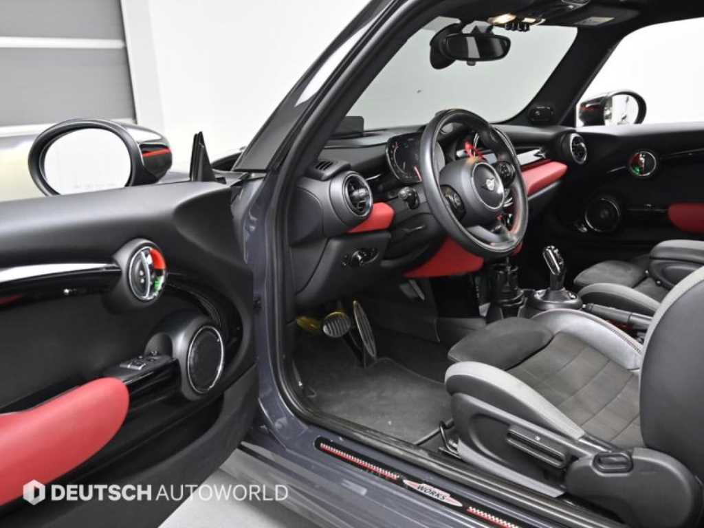 Mini Cooper — photo 11