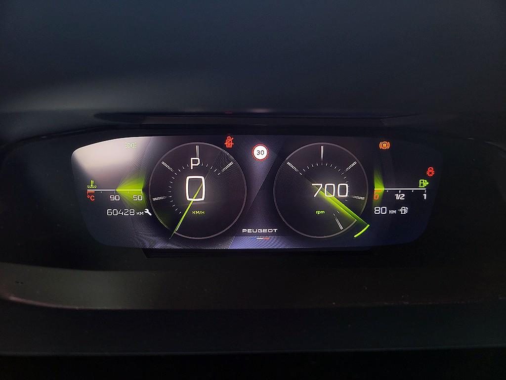 Peugeot 408 — photo 09
