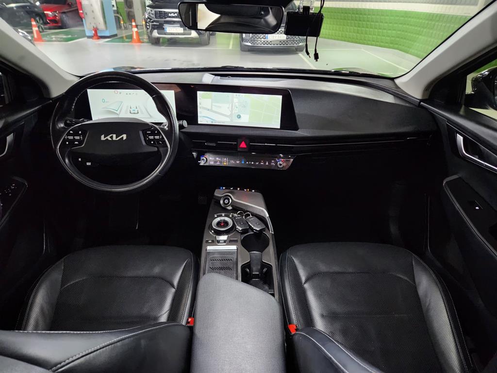 Kia EV6 — photo 08