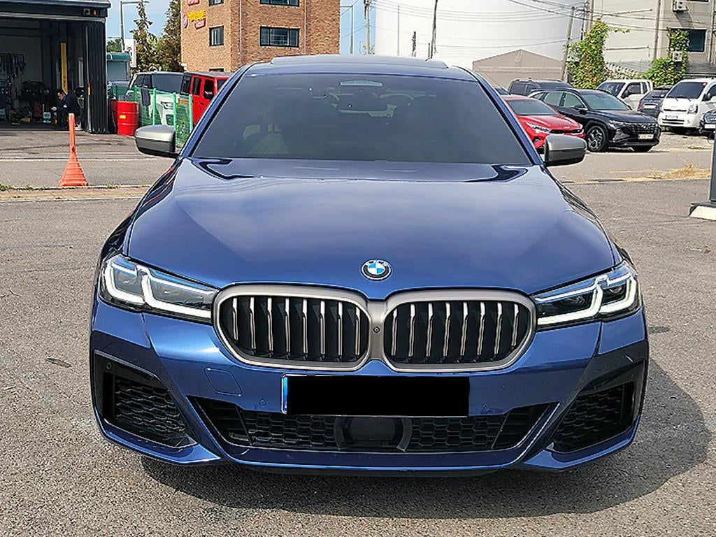 BMW 5-Series — photo 01