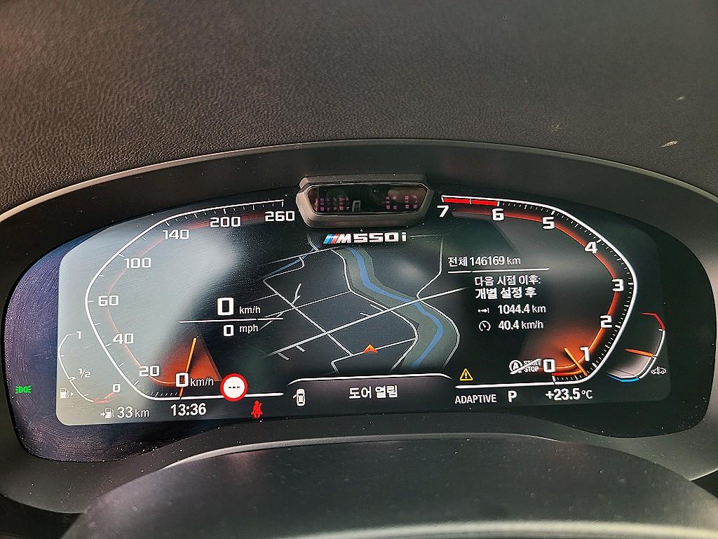 BMW 5-Series — photo 09