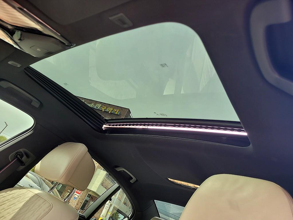 BMW 5-Series — photo 16