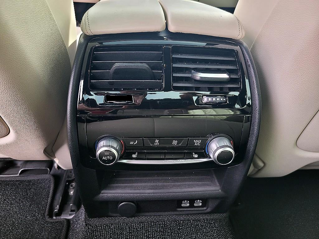 BMW 5-Series — photo 17
