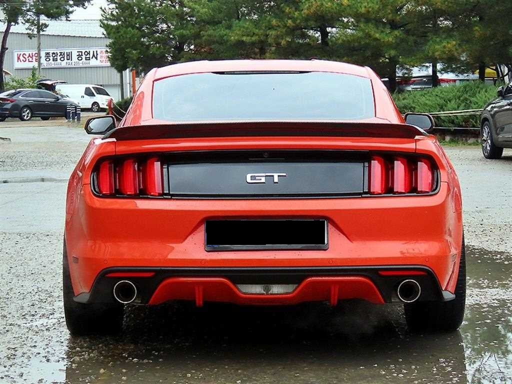 Ford Mustang — photo 04