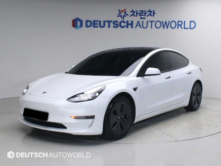 Tesla Model 3 — photo 01