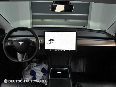 Tesla Model 3 — photo 07
