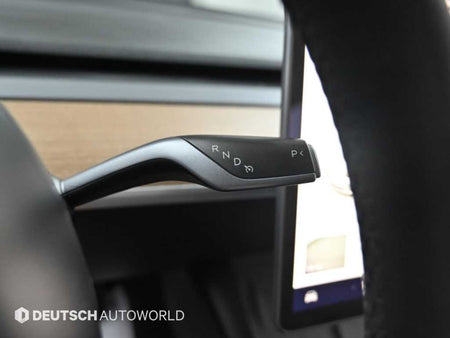Tesla Model 3 — photo 09