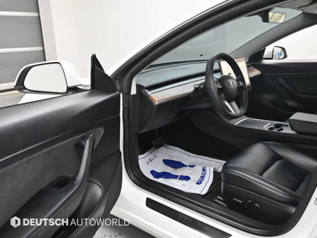Tesla Model 3 — photo 11