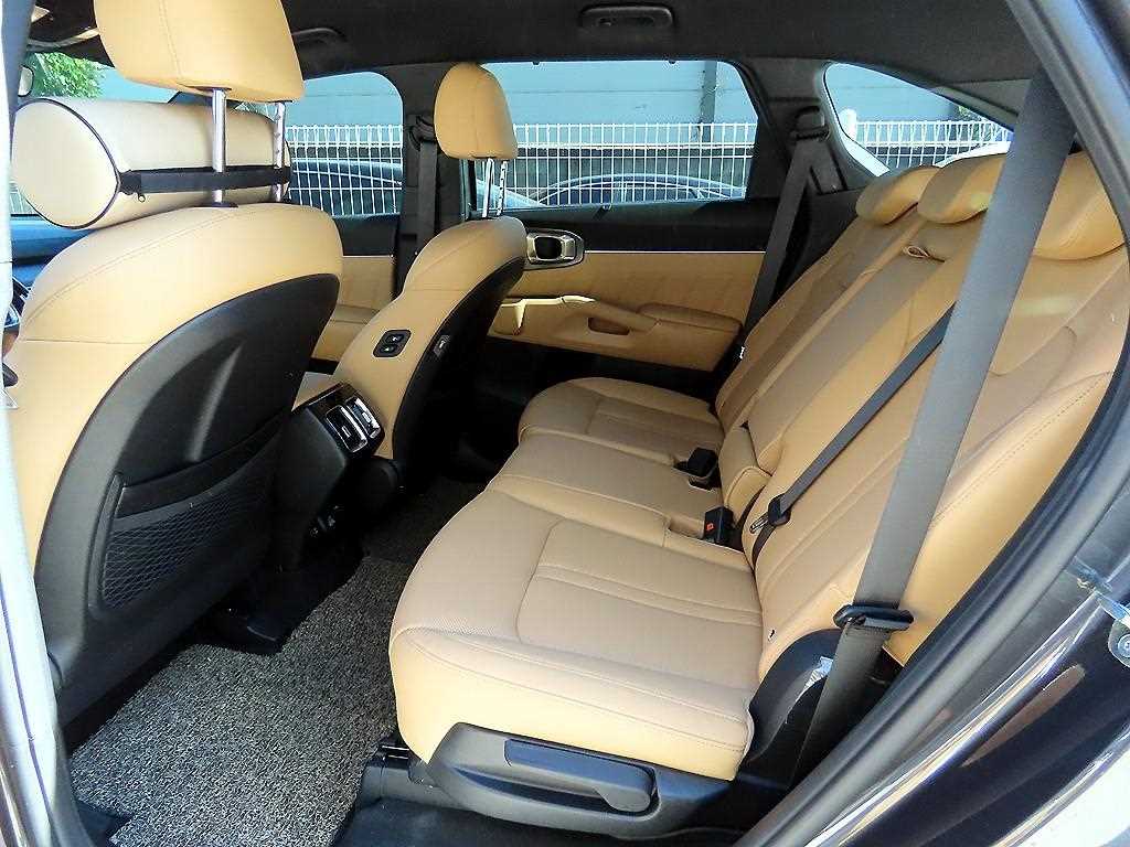 Kia Sorento — photo 06