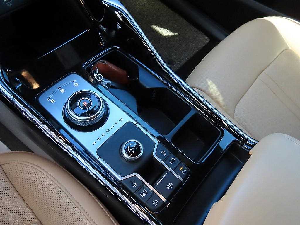 Kia Sorento — photo 11