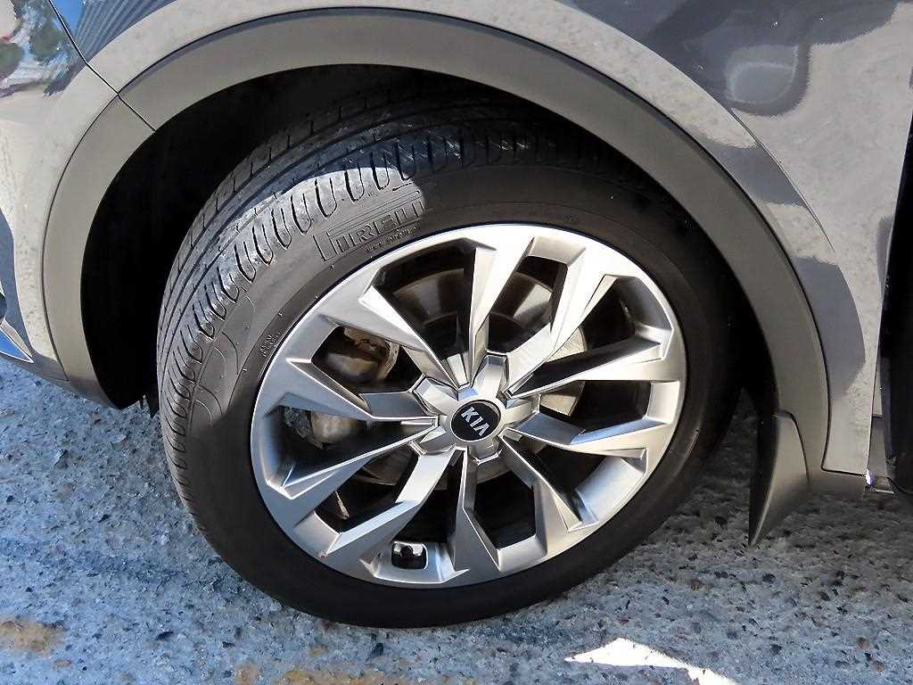 Kia Sorento — photo 20