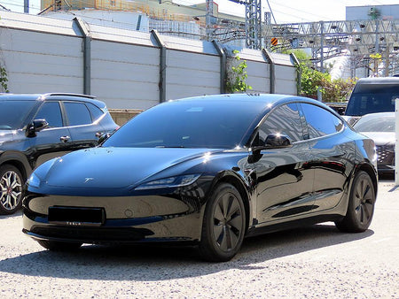 Tesla Model 3 — photo 02