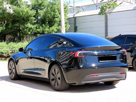 Tesla Model 3 — photo 03