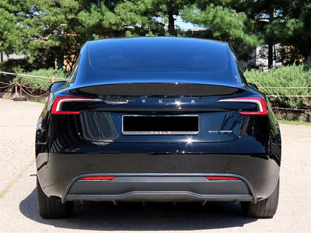 Tesla Model 3 — photo 04