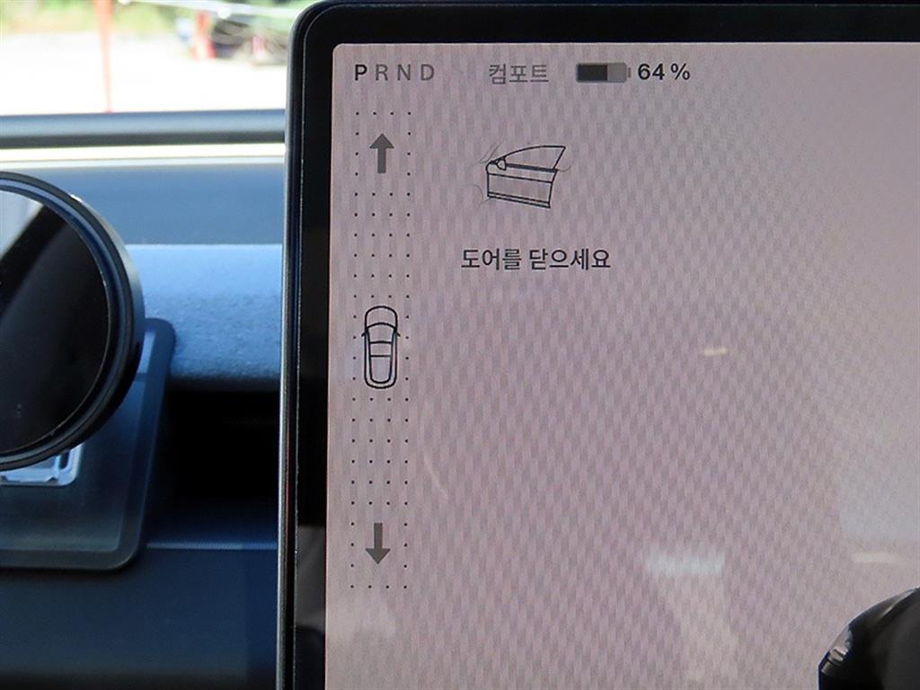 Tesla Model 3 — photo 10