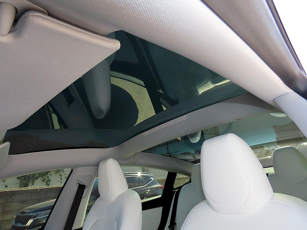 Tesla Model 3 — photo 18