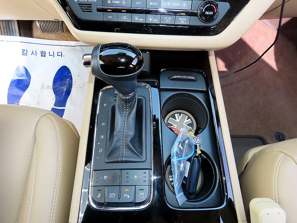 Kia Carnival — photo 12