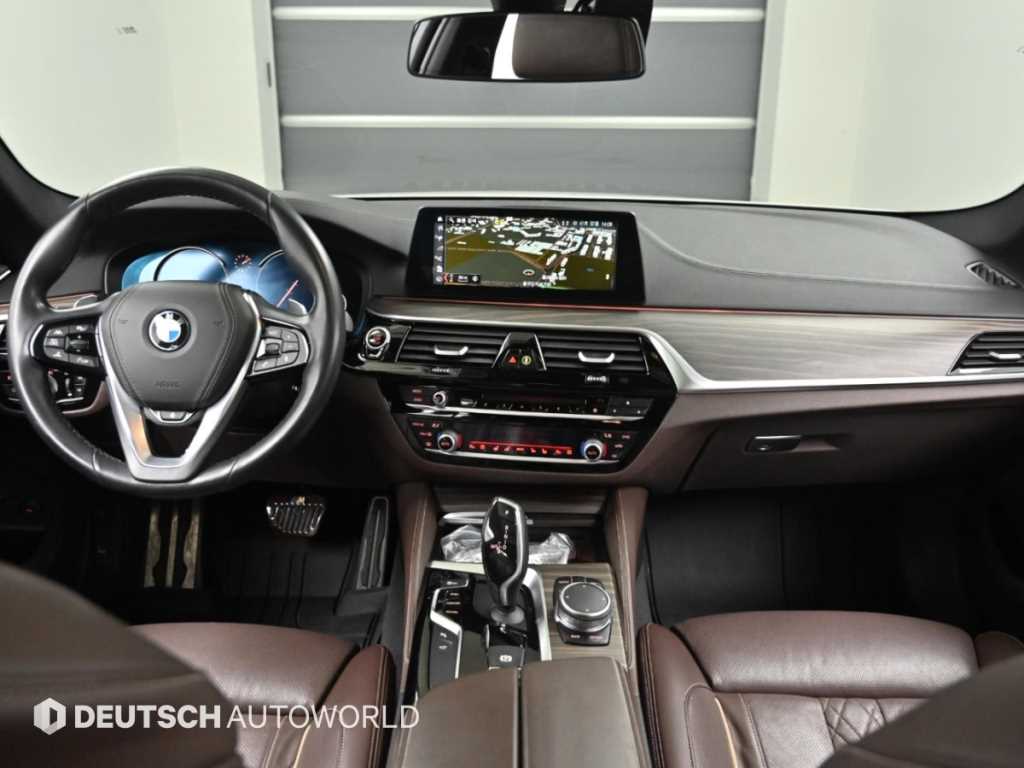 BMW 5-Series — photo 07