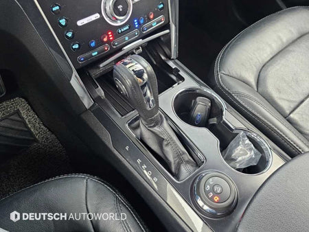 Ford Explorer — photo 09