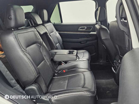 Ford Explorer — photo 12