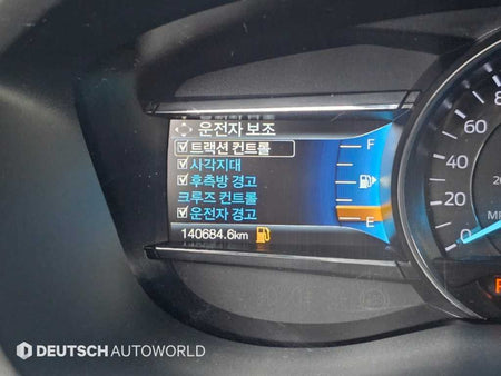 Ford Explorer — photo 17