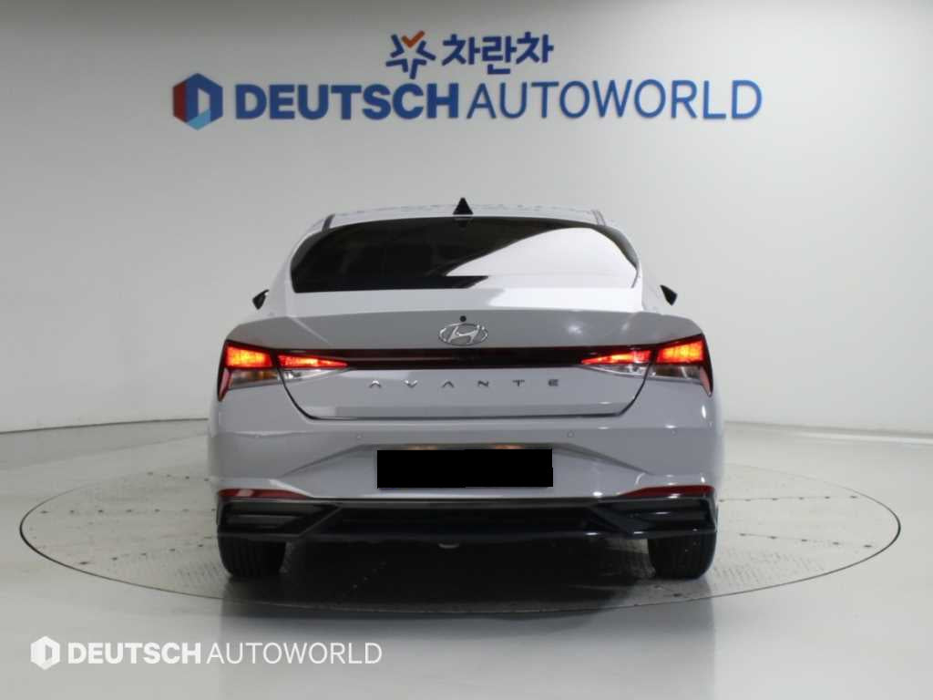 Hyundai Avante — photo 05