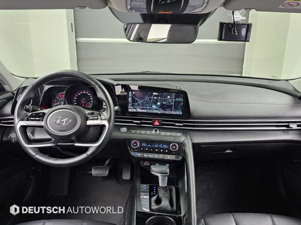 Hyundai Avante — photo 08