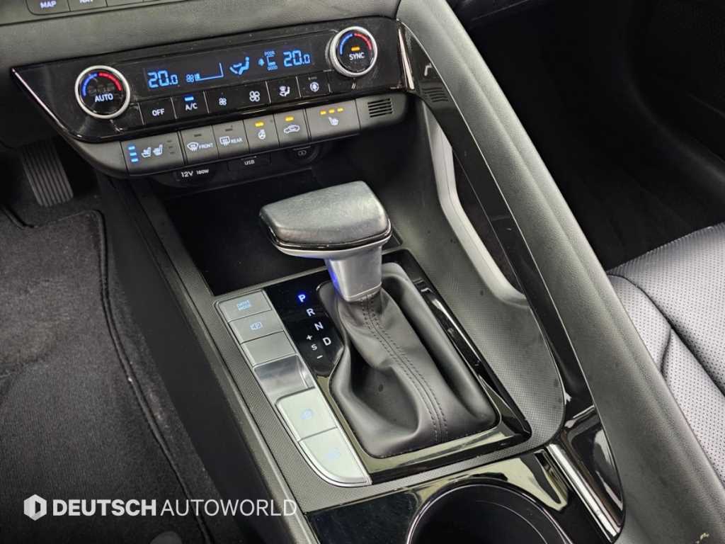 Hyundai Avante — photo 11