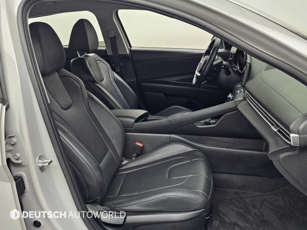 Hyundai Avante — photo 17