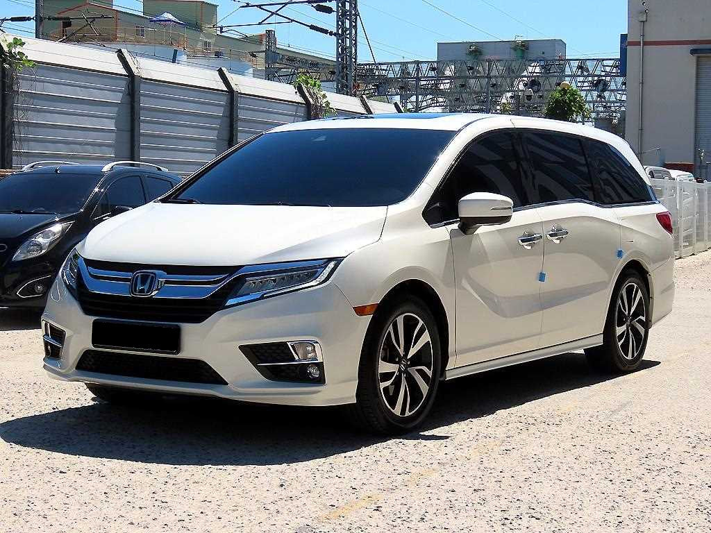 Honda Odyssey — photo 02