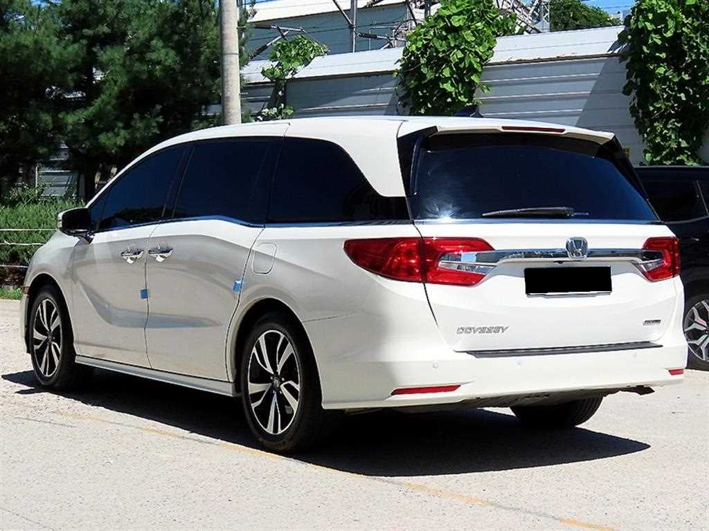 Honda Odyssey — photo 03
