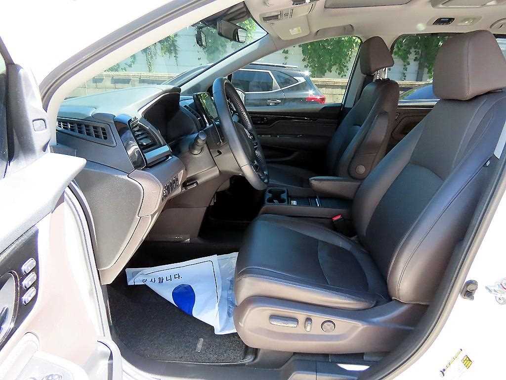 Honda Odyssey — photo 05