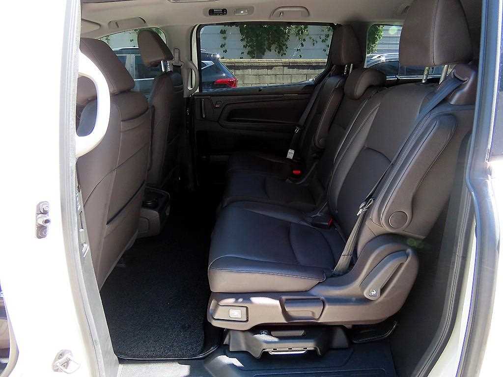 Honda Odyssey — photo 06