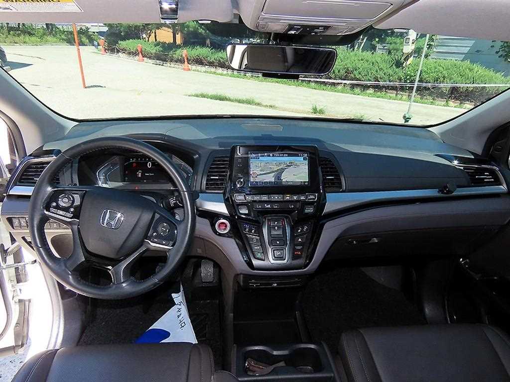 Honda Odyssey — photo 08