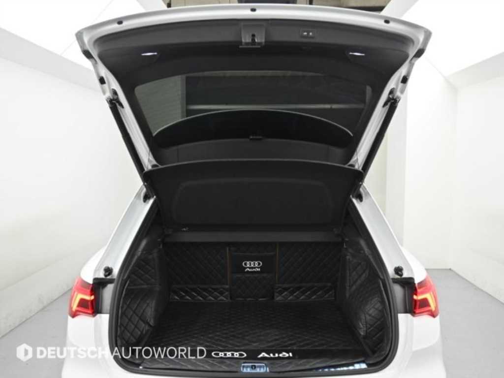 Audi Q3 — photo 19