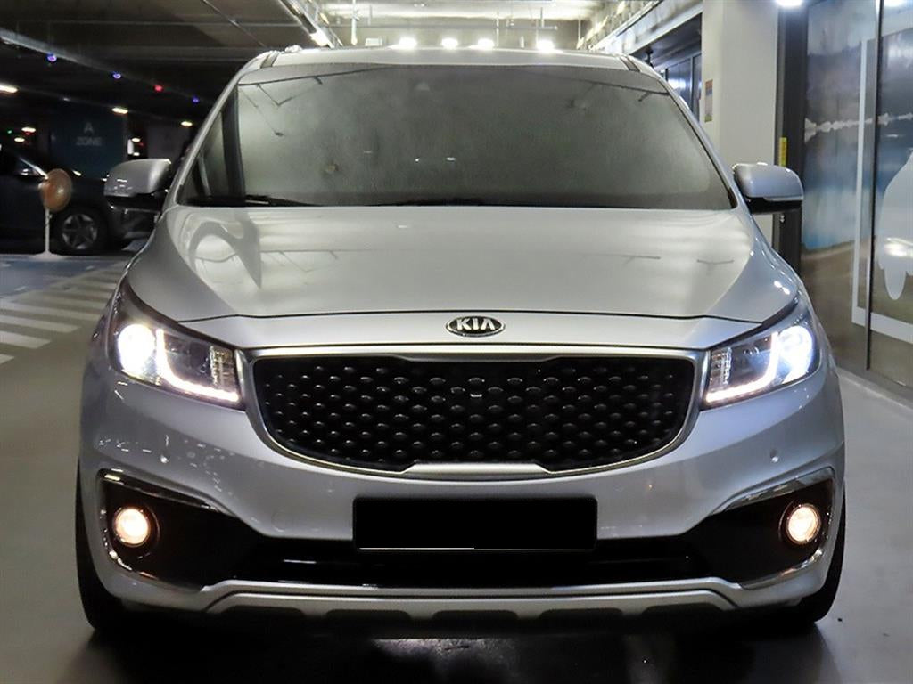 Kia Carnival — photo 02