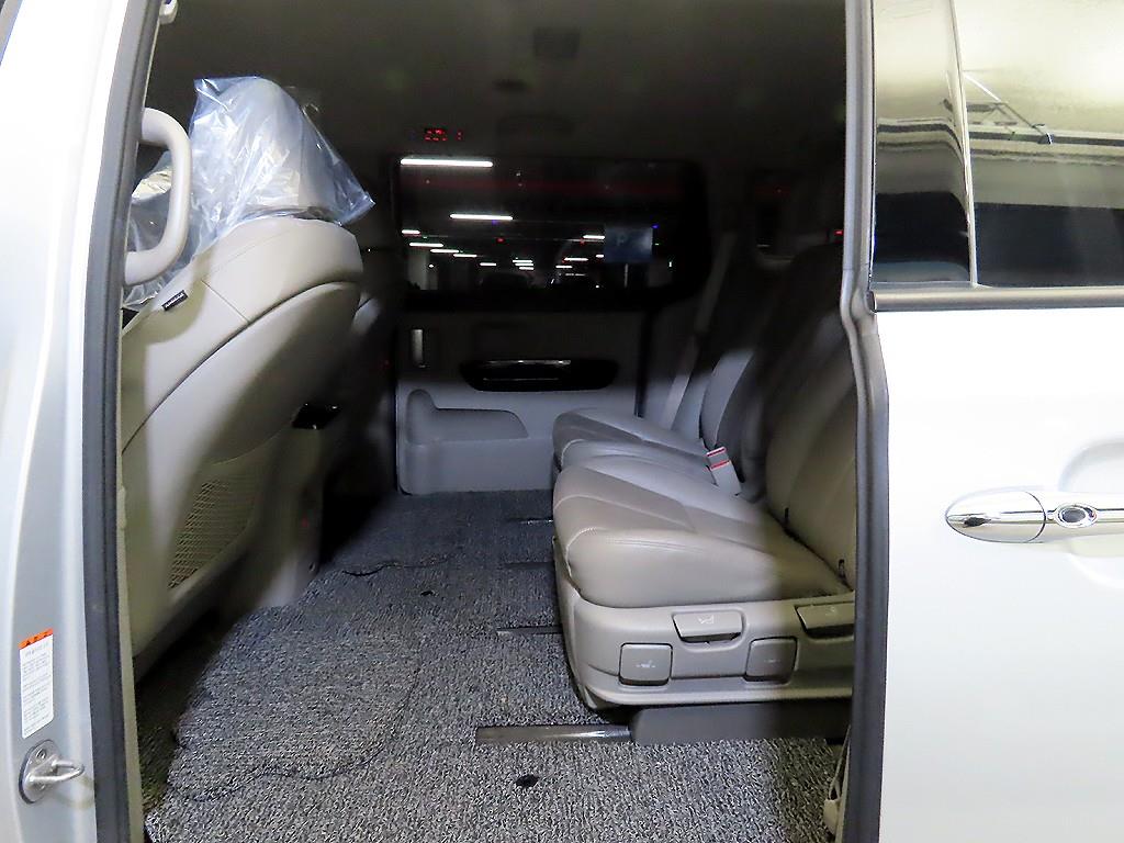 Kia Carnival — photo 07