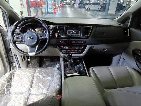 Kia Carnival — photo 10