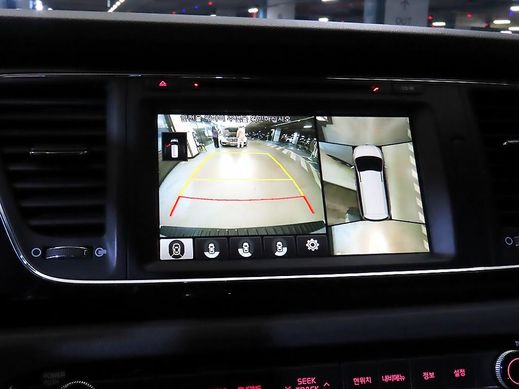 Kia Carnival — photo 14