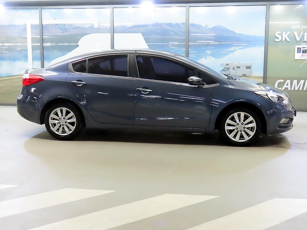 Kia K3 — photo 03