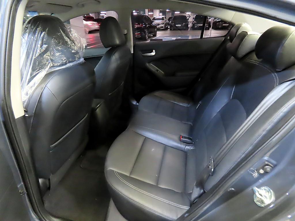 Kia K3 — photo 07