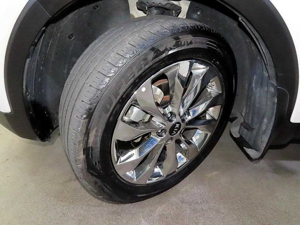 Kia Sorento — photo 20