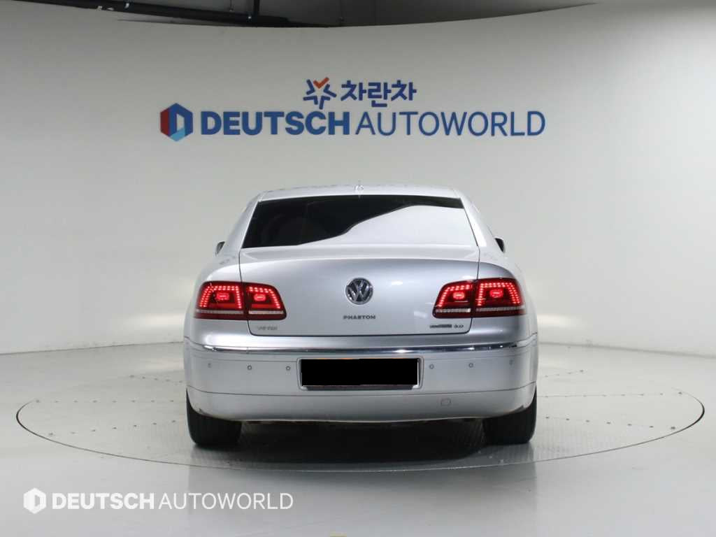 Volkswagen Phaeton — photo 04