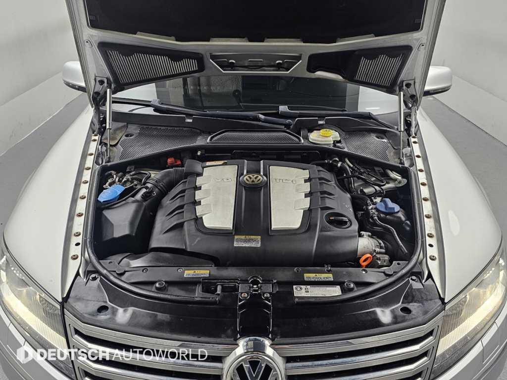 Volkswagen Phaeton — photo 06