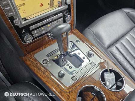 Volkswagen Phaeton — photo 09