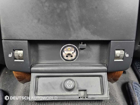Volkswagen Phaeton — photo 16