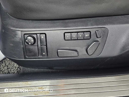 Volkswagen Phaeton — photo 17