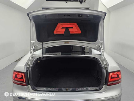 Volkswagen Phaeton — photo 19